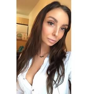 Meet your Posher, Carolanee